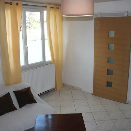 Privee Dans Partagee-lyon 8 Santy-mermoz-pinel
