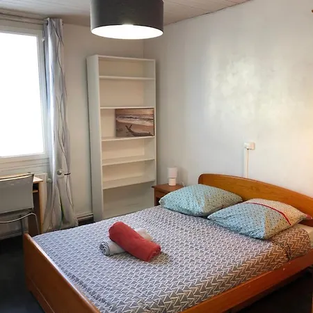 Privee Dans Partagee-lyon 8 Santy-mermoz-pinel Séjour chez l'habitant Lyon